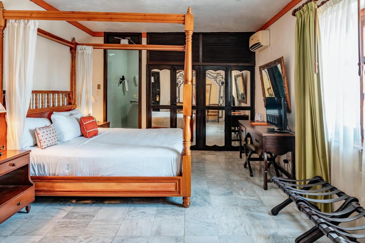 Casa Del Balam Merida Exterior photo A room at the hotel